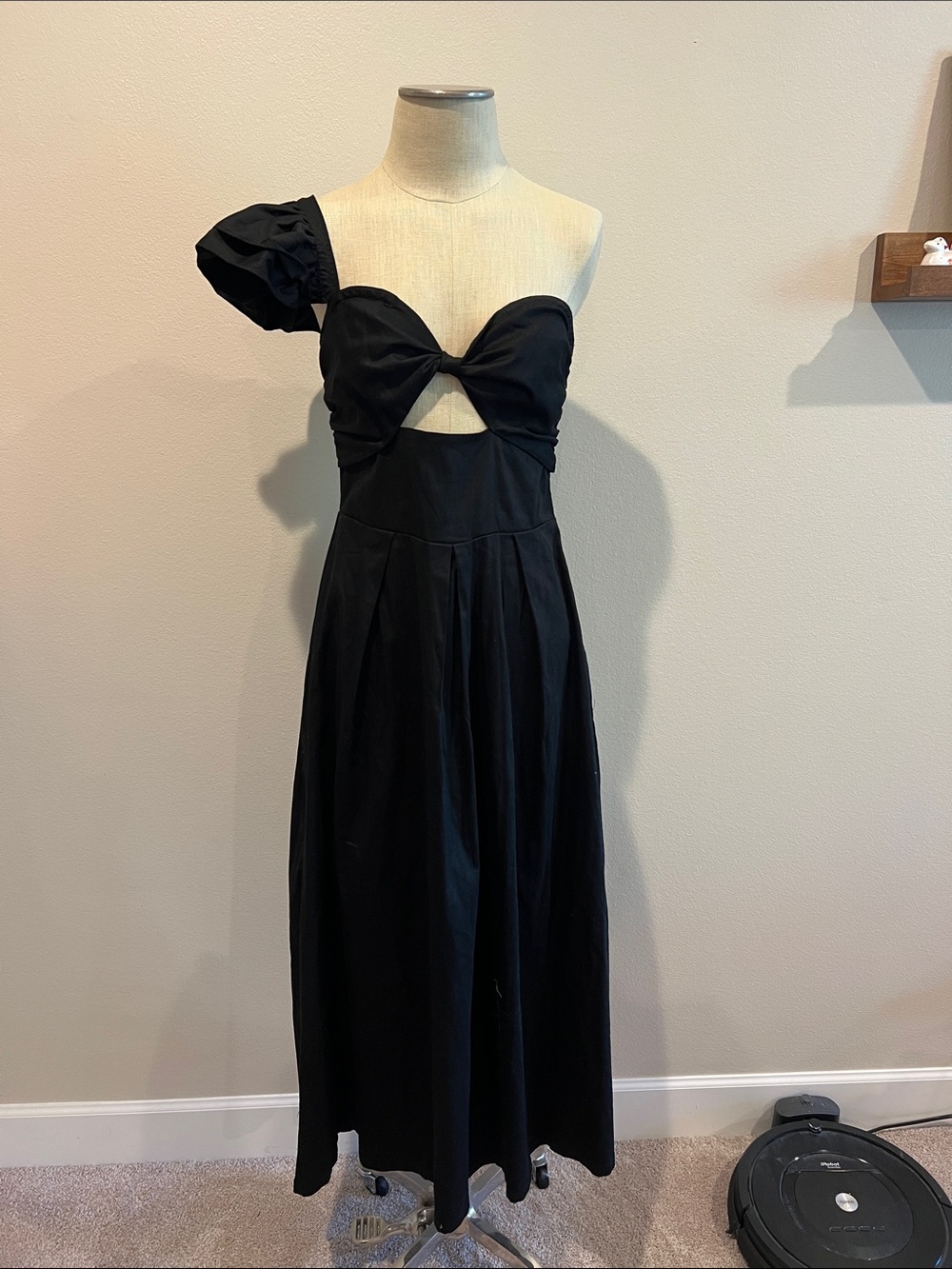 Eva Franco Black One-Shoulder Cutout Midi Dress